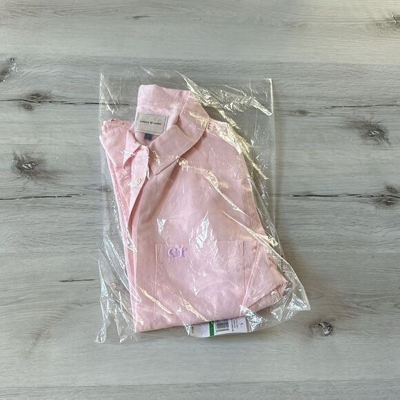Court & Rowe Logo Embroidered Button-Up Shirt in Chambray Pink Large NWT in pakg - Picture 2 of 3